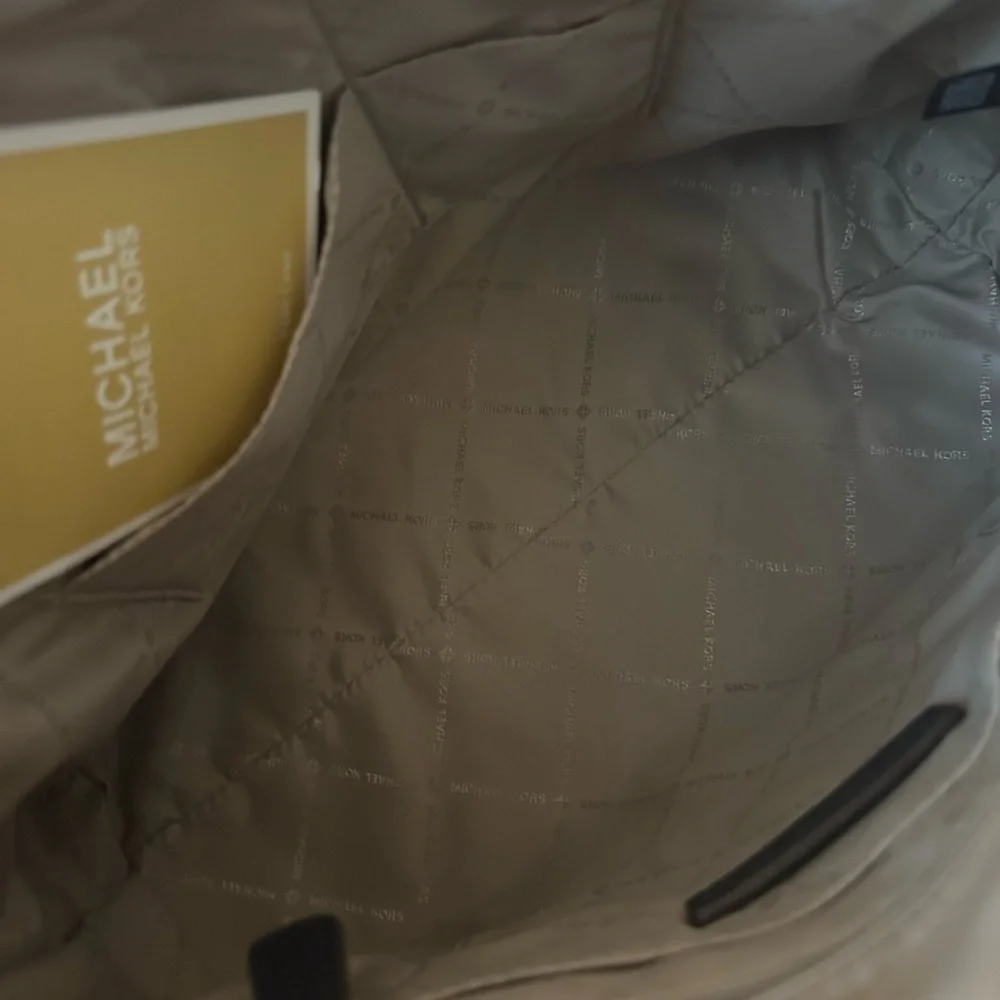 Michael Kors Navy Blue Adele Studded Women's Shoulder‎ Bag with Lock Charm - Picture 14 of 15